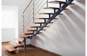 Г - образная металлическая лестница